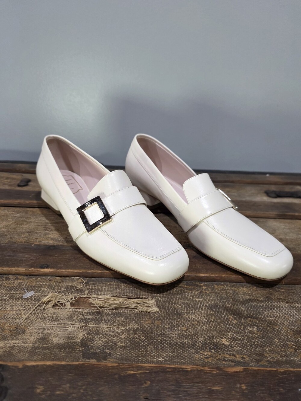 Roger Vivier Belle Ivory Timeless Leather Buckle Loafers Low Heel Italy. 40.5
